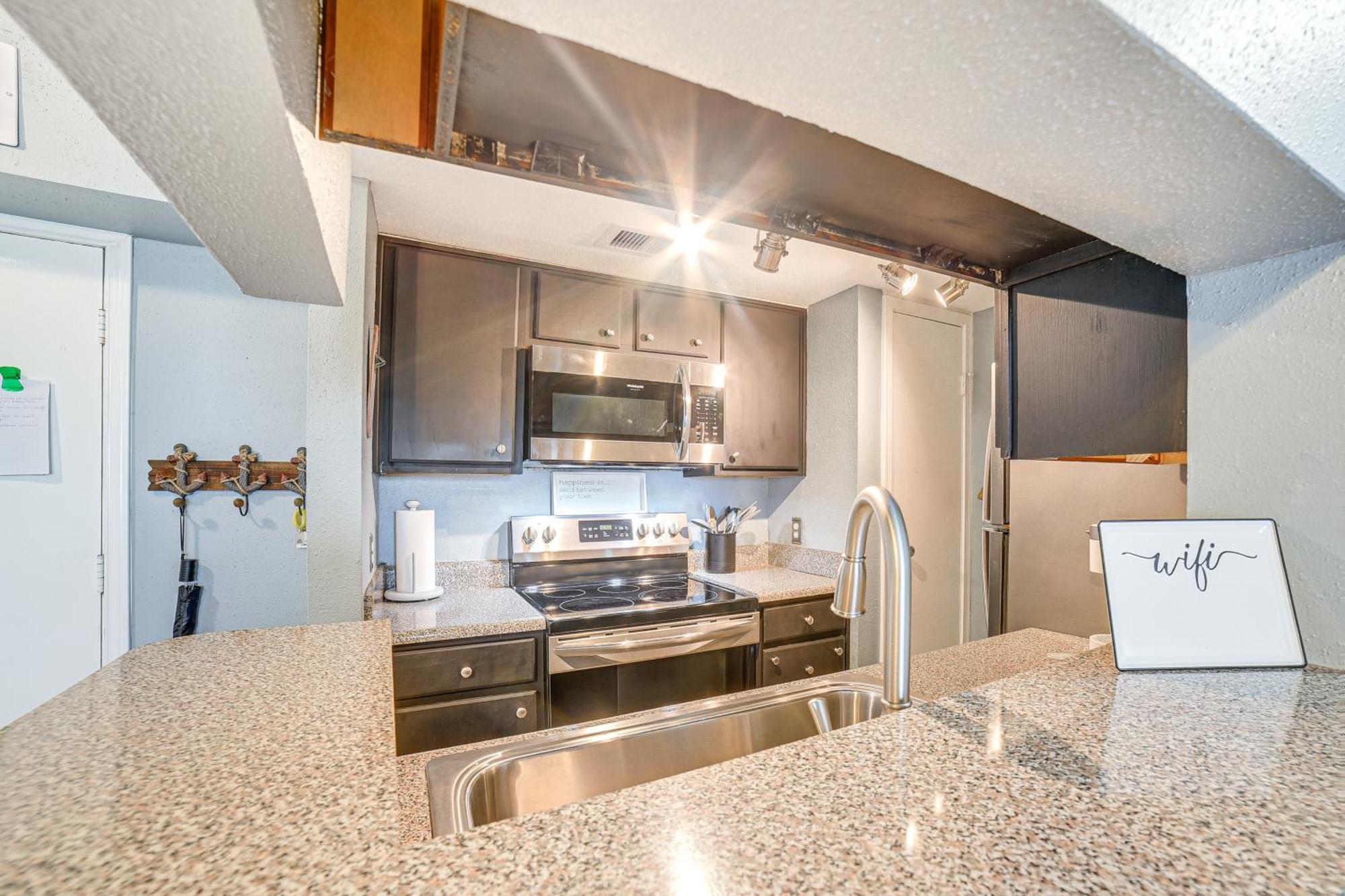Relaxing Galveston Condo, Quarter Mile To Seawall! Extérieur photo